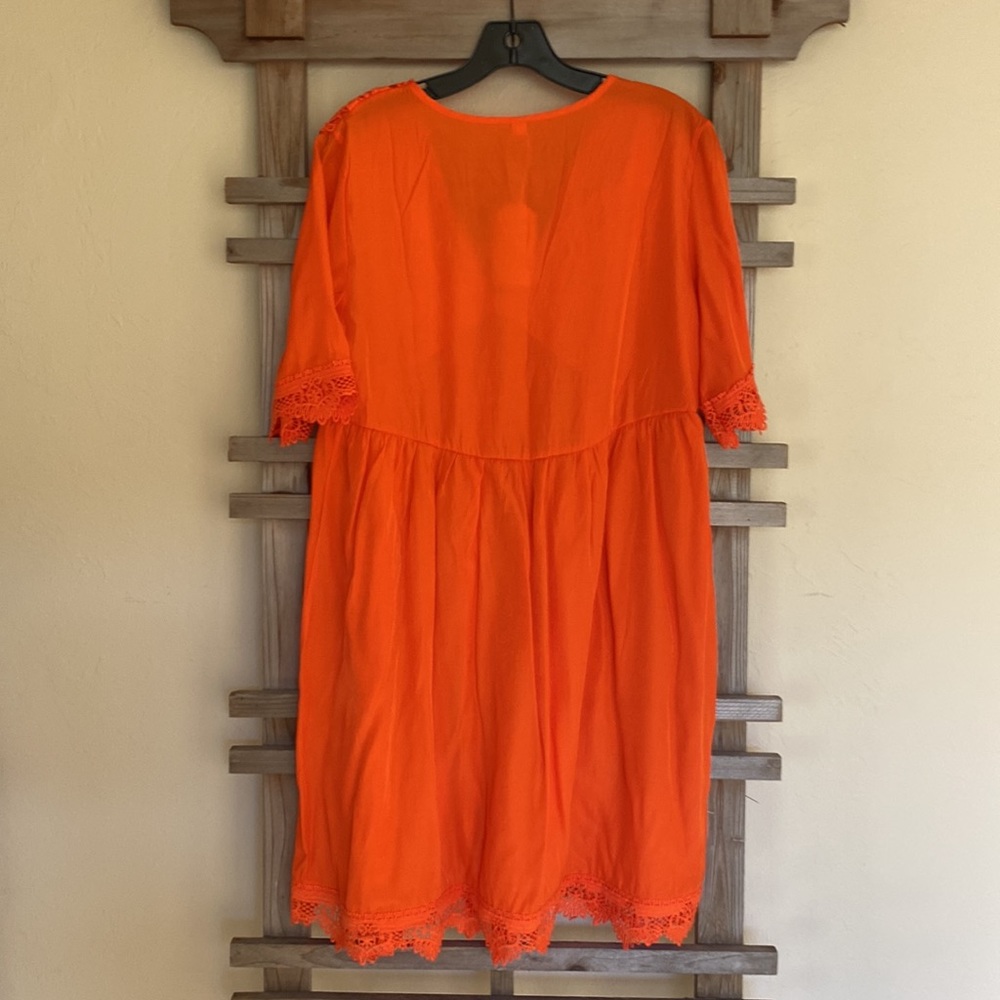 Dress - Picture 2 of 3